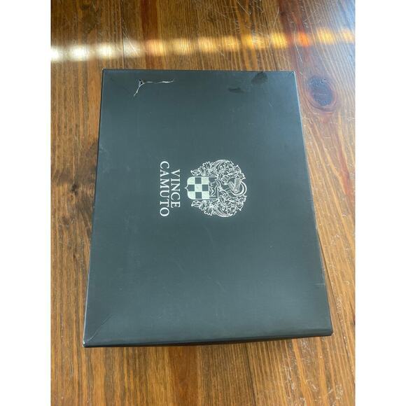 Vince Camuto Antinalie Silver Leather High Heels, sz 7 - Picture 8 of 13